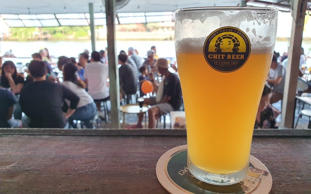 暑い日に川沿いの席でゆっくり飲むビールって最高じゃないですか？